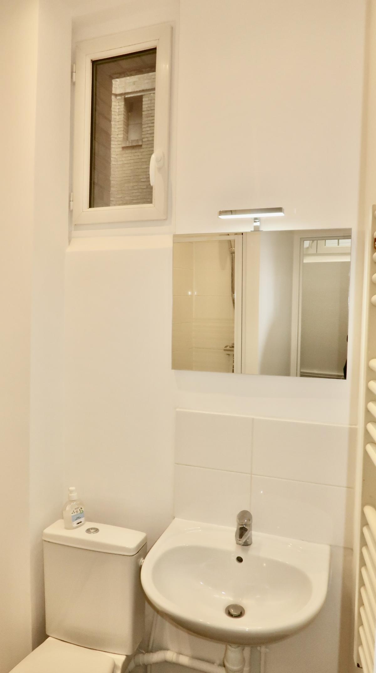 Paris XIVème, rue du Lunain (proche métro Alésia) 2Pièces de 37 m²  REFAIT NEUF
