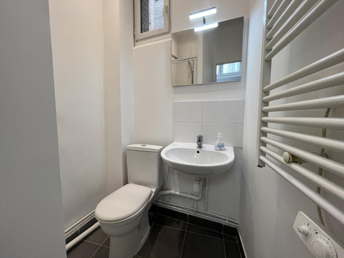 Paris XIVème, rue du Lunain (proche métro Alésia) 2Pièces de 37 m²  REFAIT NEUF
