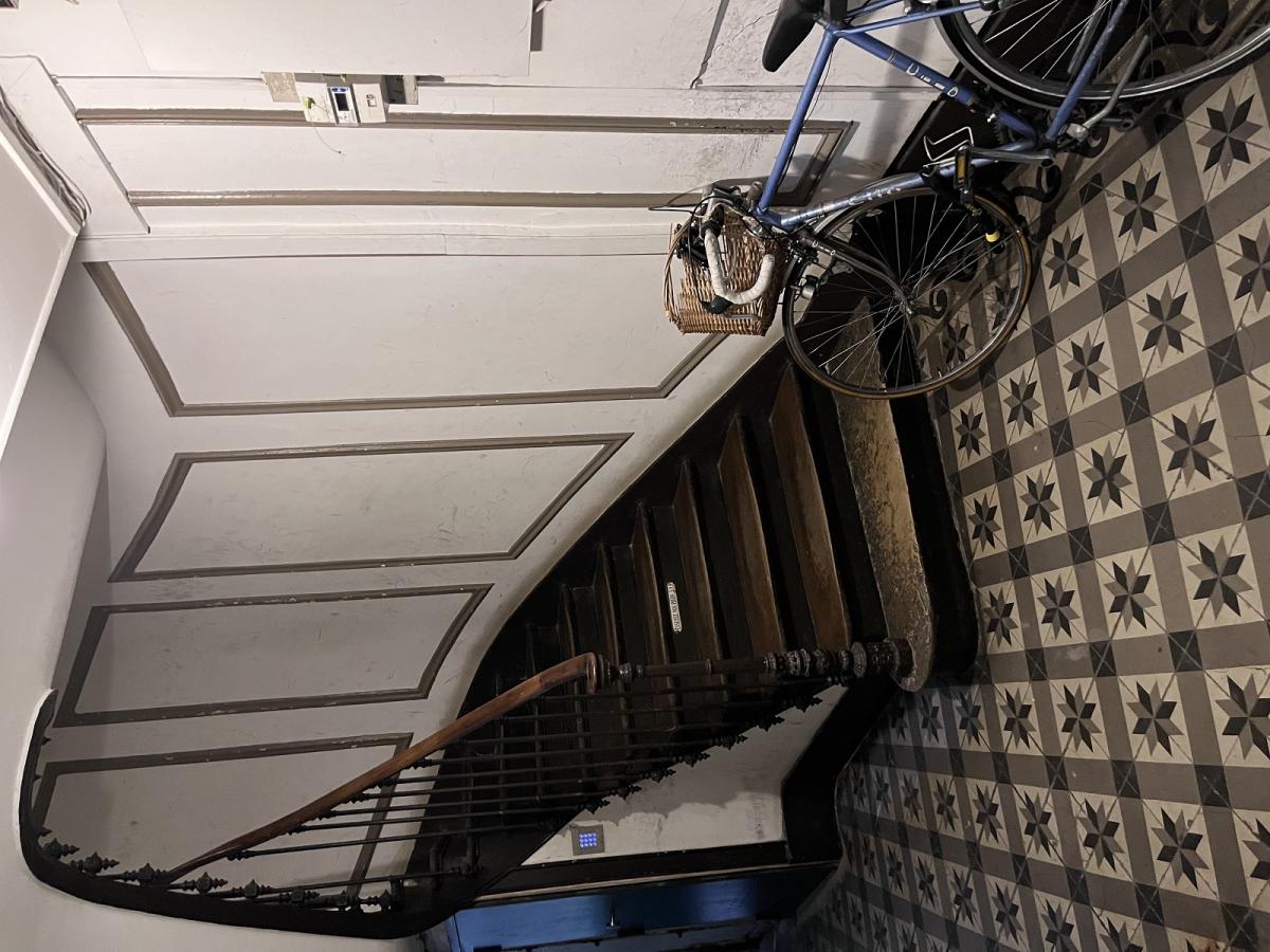 Paris XIème, Métro Philippe Auguste,2 Pièces  avec Balcon