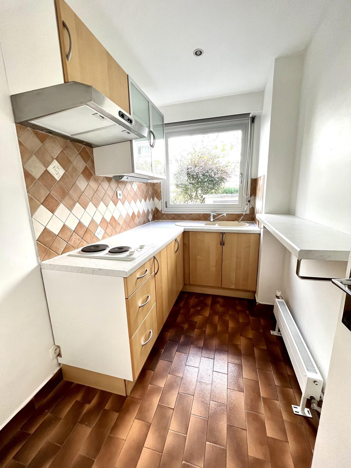 Paris XVème, métro Vaugirard Beau Studio de 30,13m²