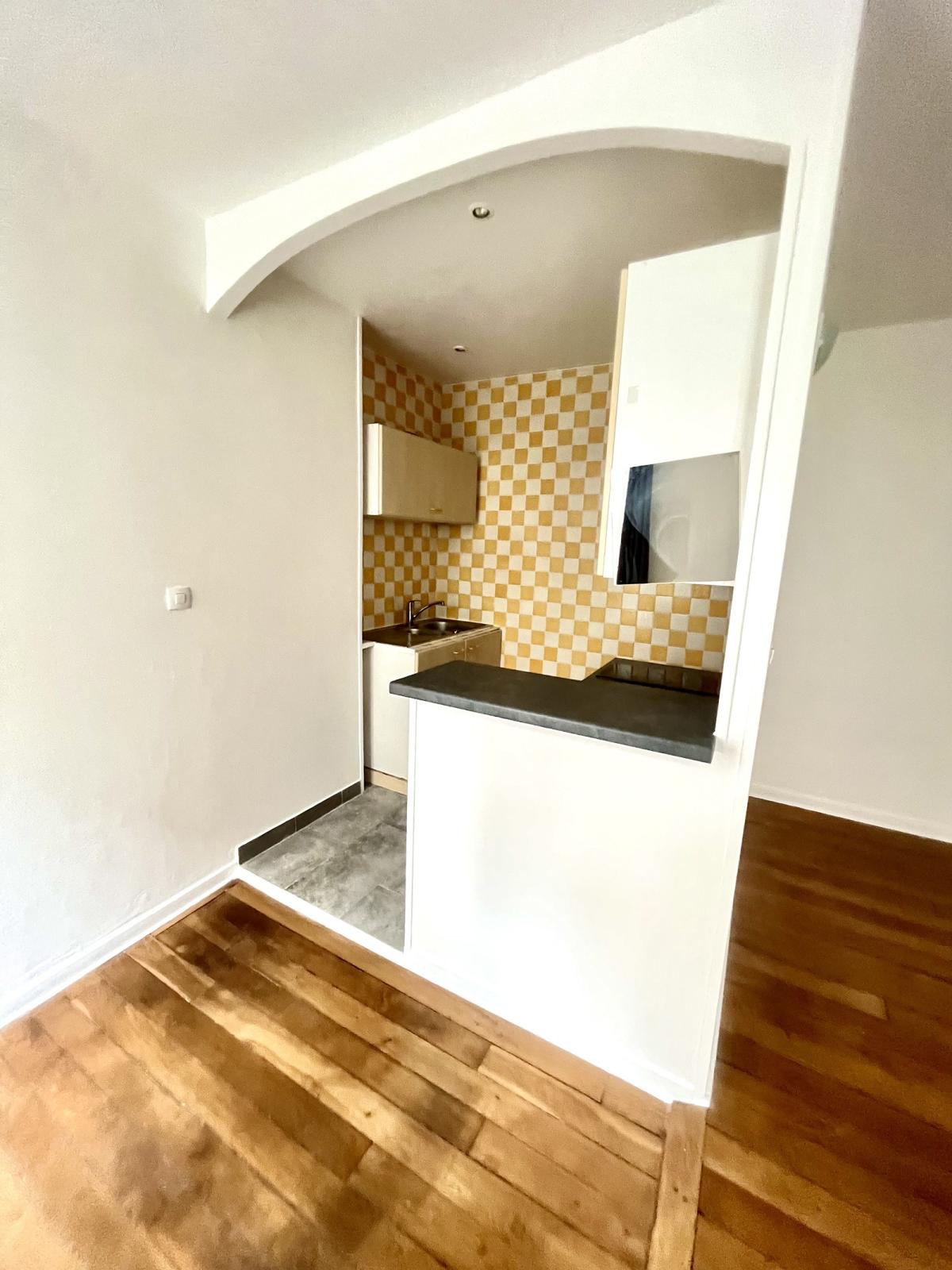 A LOUER 75011 PARIS Studio Bastille 