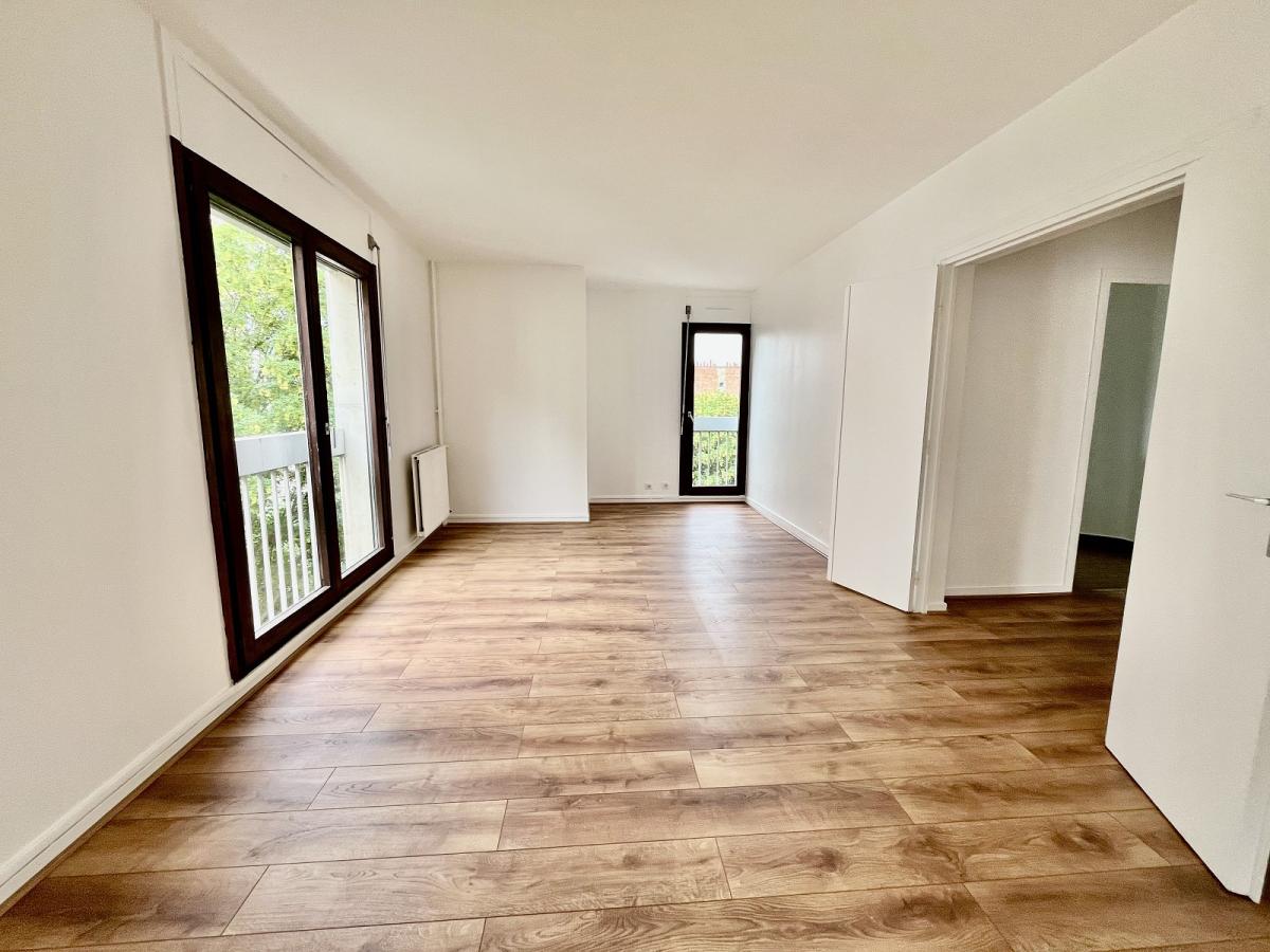A LOUER PARIS XVème 5 PIECES EN DUPLEX