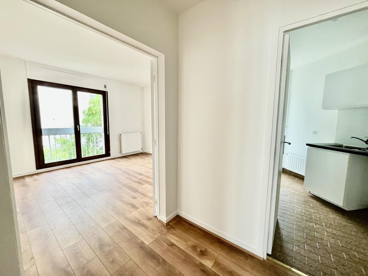 A LOUER PARIS XVème 5 PIECES EN DUPLEX
