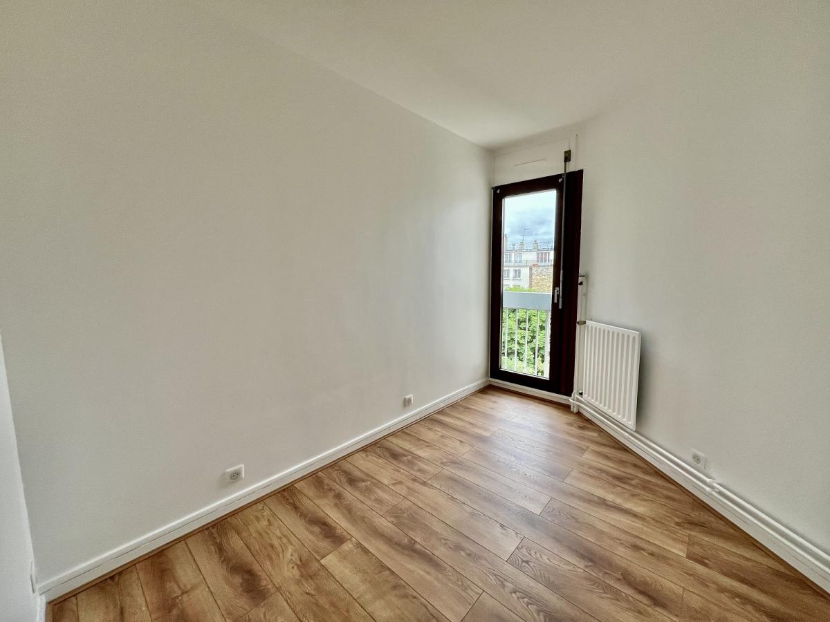 A LOUER PARIS XVème 5 PIECES EN DUPLEX
