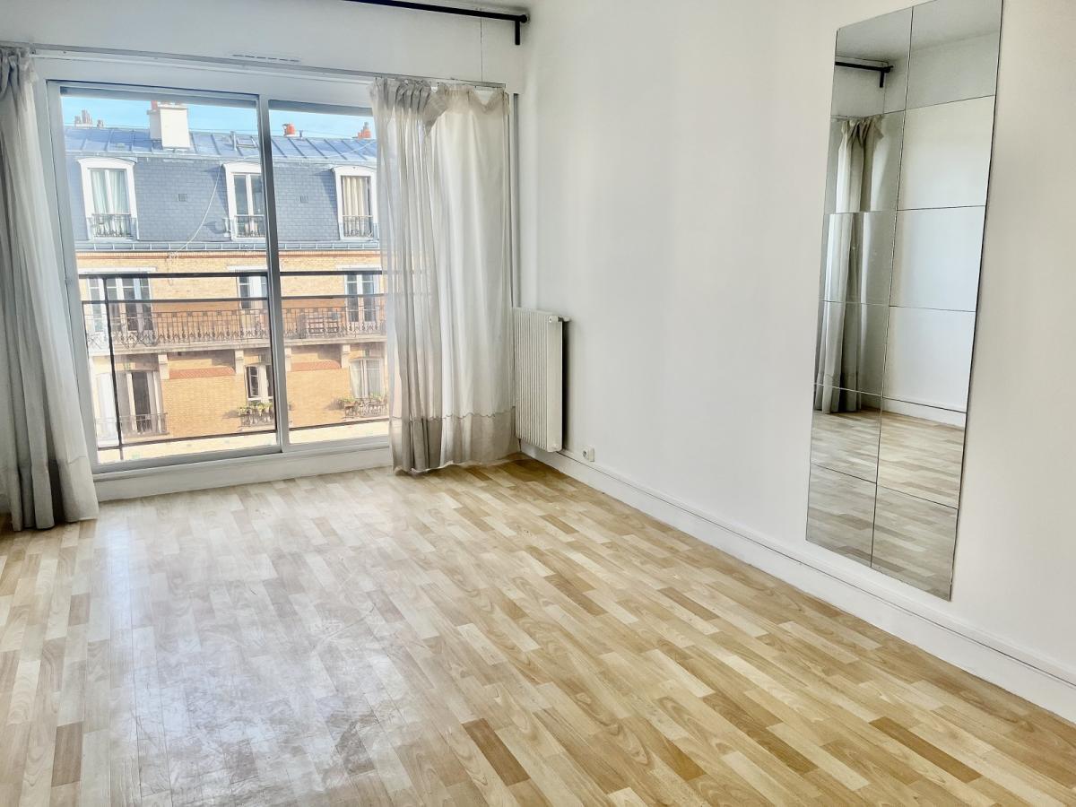 A LOUER STUDIO 28.42m² Paris XXème. MENILMONTANT