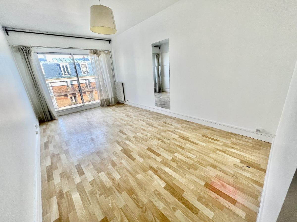 A LOUER STUDIO 28.42m² Paris XXème. MENILMONTANT