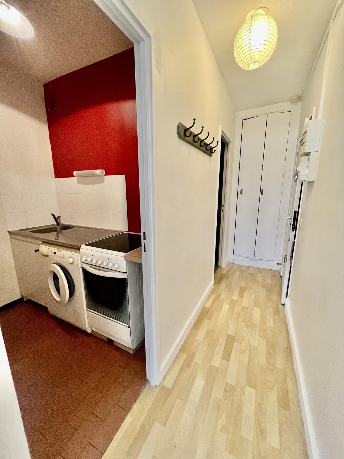 A LOUER STUDIO 28.42m² Paris XXème. MENILMONTANT