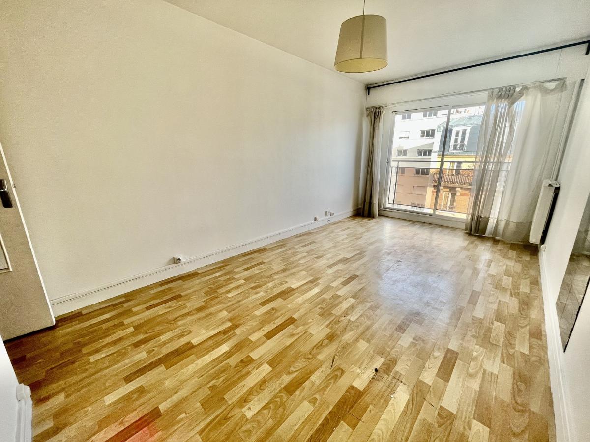 A LOUER STUDIO 28.42m² Paris XXème. MENILMONTANT