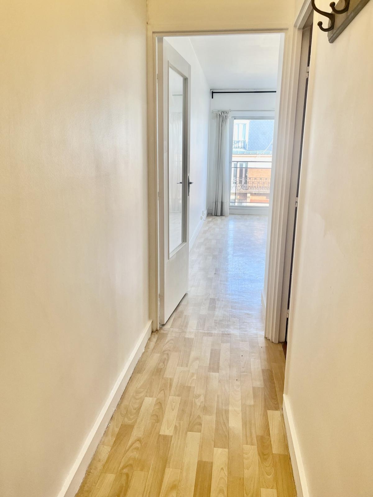 A LOUER STUDIO 28.42m² Paris XXème. MENILMONTANT
