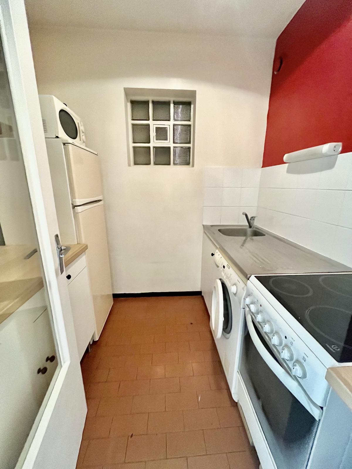 A LOUER STUDIO 28.42m² Paris XXème. MENILMONTANT