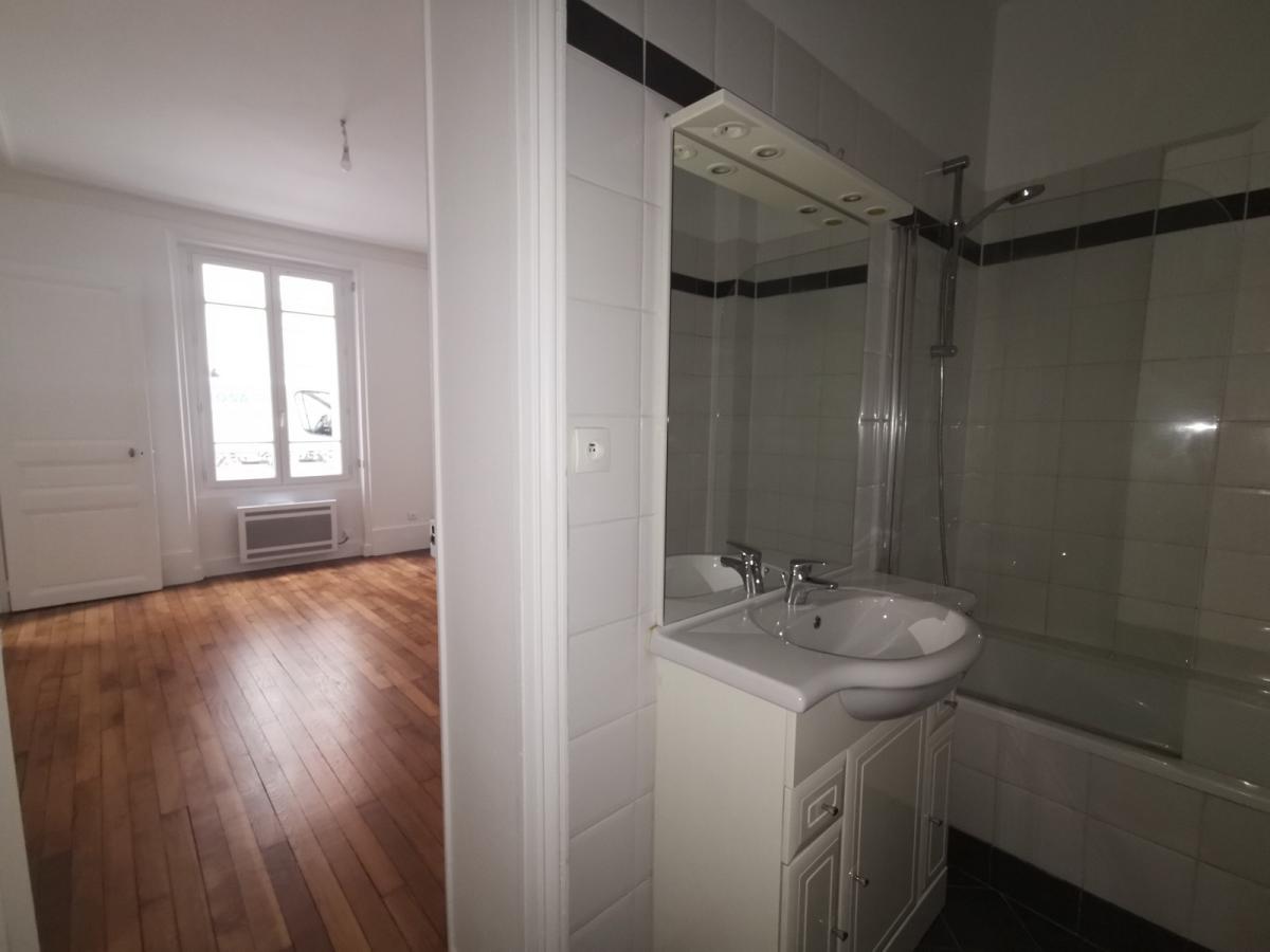 Paris VIIème, Ecole Militaire, 2pièces REFAIT NEUF 43,64m²