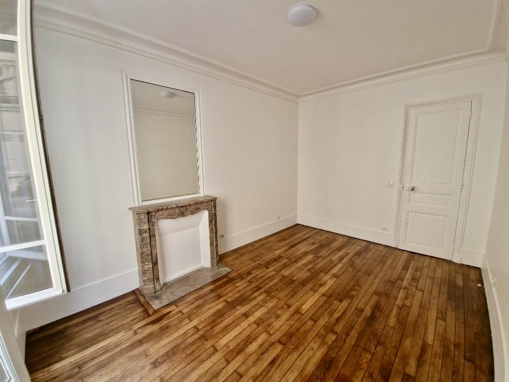 Paris VIIème, Ecole Militaire, 2pièces REFAIT NEUF 43,64m²