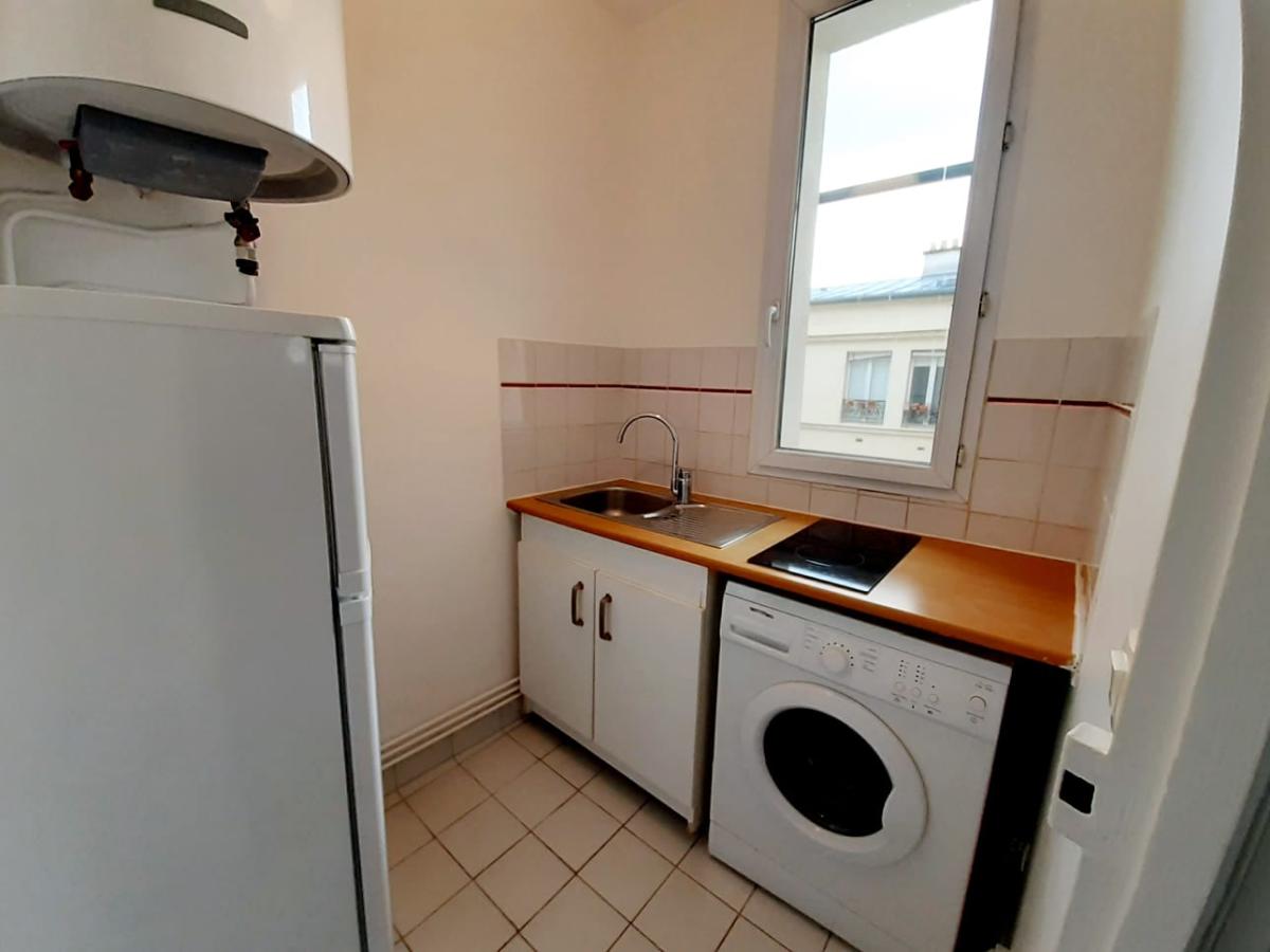 A LOUER PARIS IVème 28.17m²  