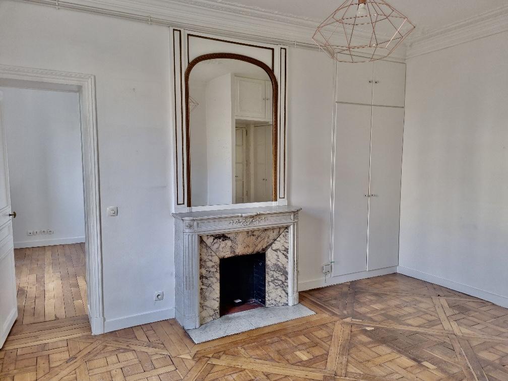 Paris (75002) Bonne Nouvelle, 2 Pièces 