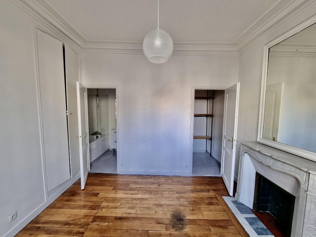 Paris (75002) Bonne Nouvelle, 2 Pièces 