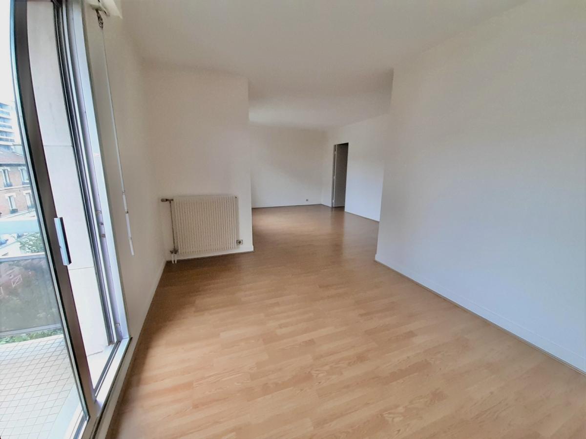 Montrouge (92120), Grand Studio avec parking et balcon