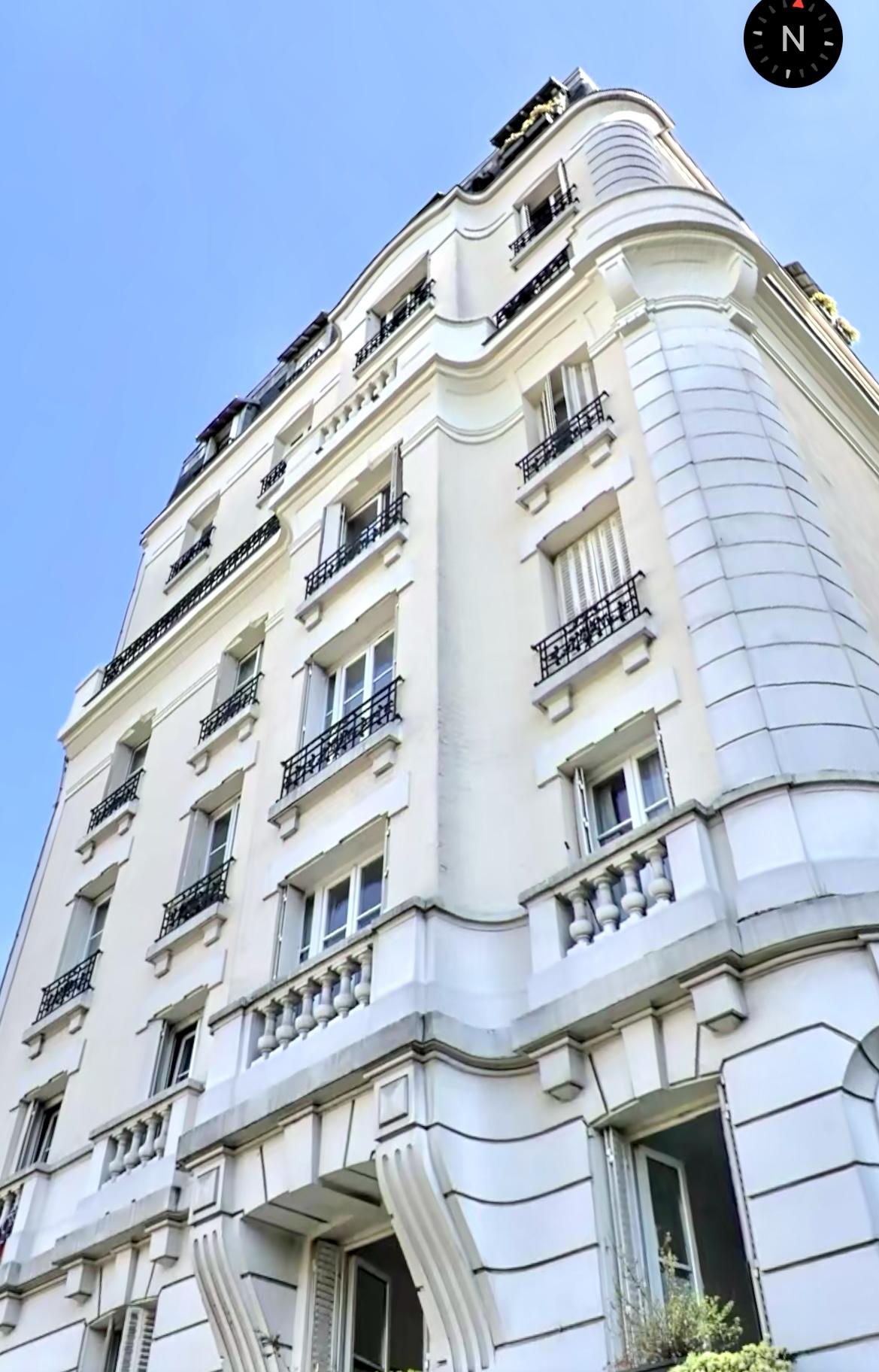 A LOUER PARIS 20 2 P RÉNOVÉ GAMBETTA 