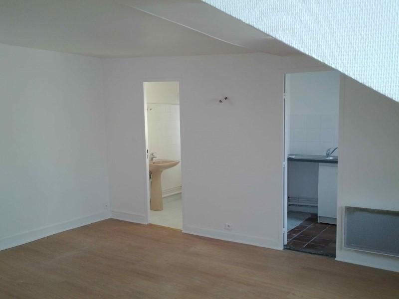 Paris 10ème, BONNE NOUVELLE, Beau Studio en dernier étage