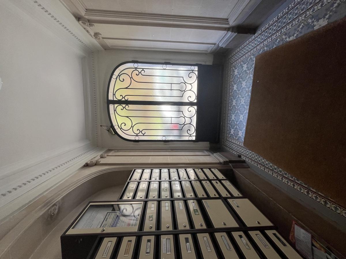 A LOUER   2P PARIS XVème 31.23m²  REFAIT NEUF