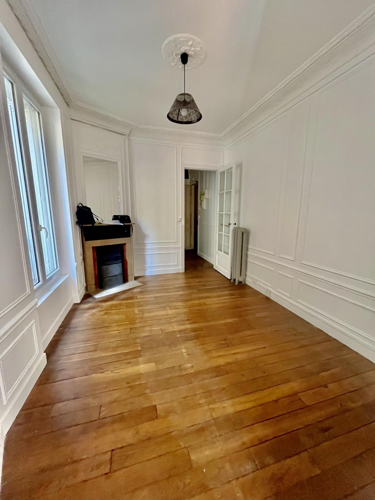 A LOUER   2P PARIS XVème 31.23m²  REFAIT NEUF