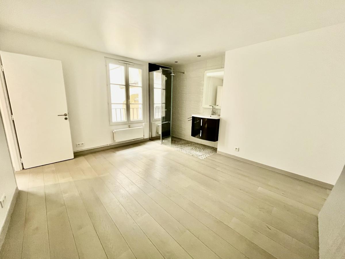 A LOUER 2P 56m² PARIS IXème 