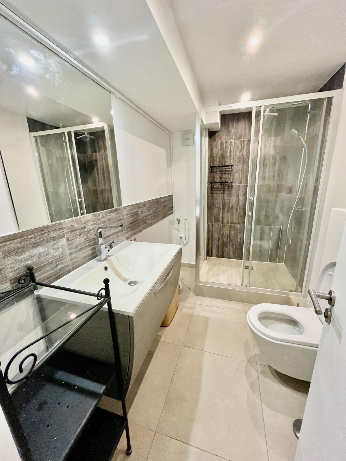 A LOUER 2P 56m² PARIS IXème 