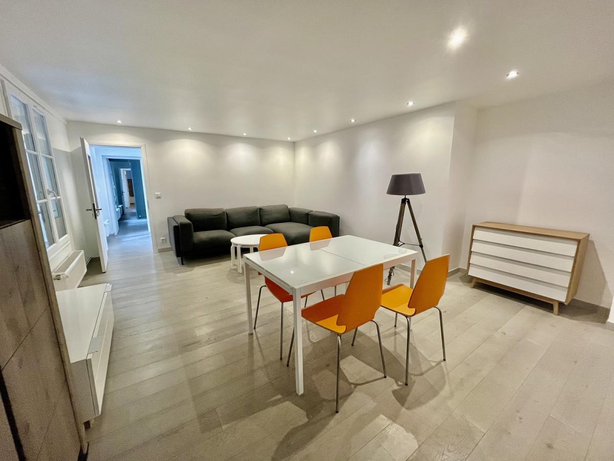 A LOUER 2P 56m² PARIS IXème 