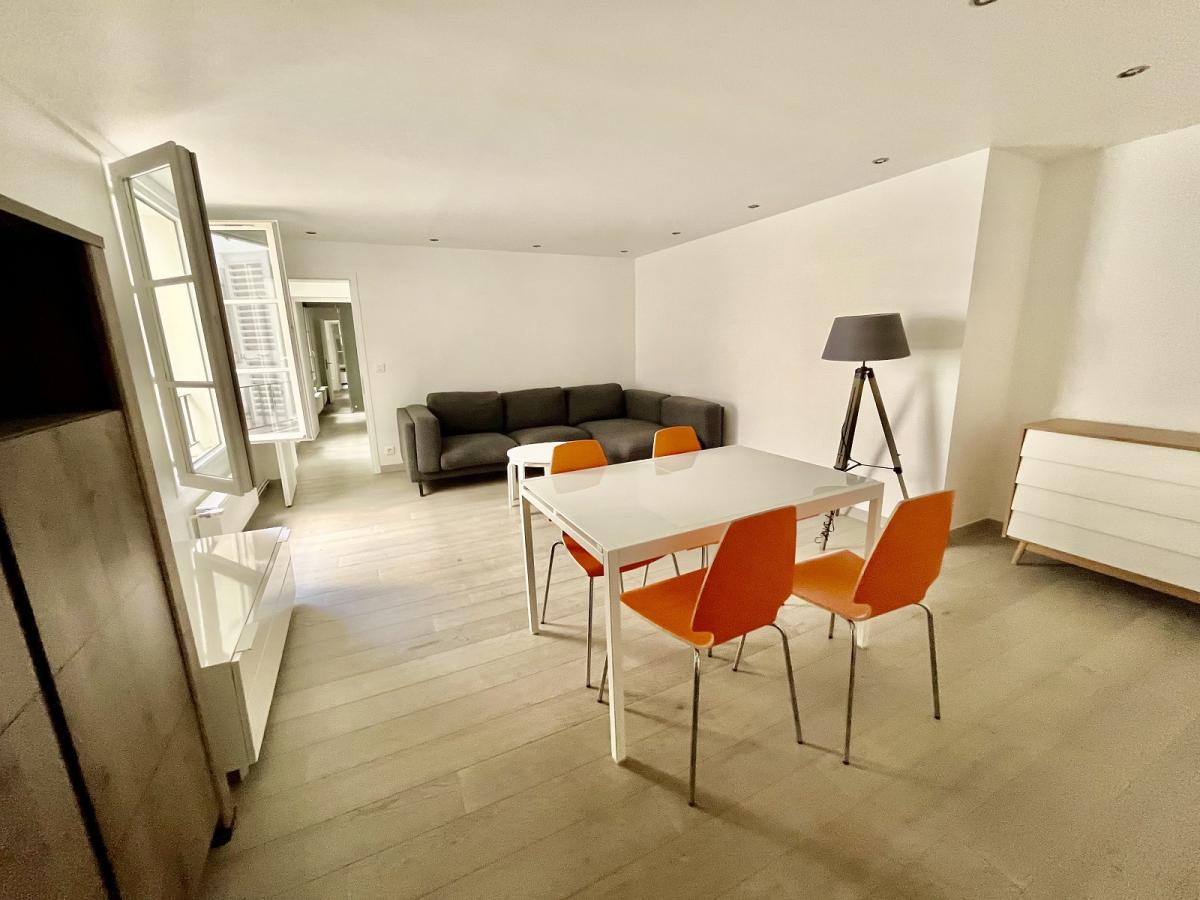 A LOUER 2P 56m² PARIS IXème 