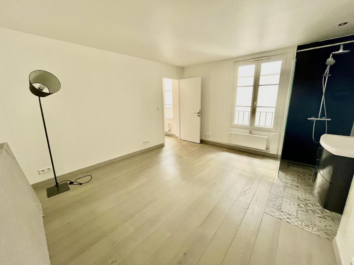 A LOUER 2P 56m² PARIS IXème 