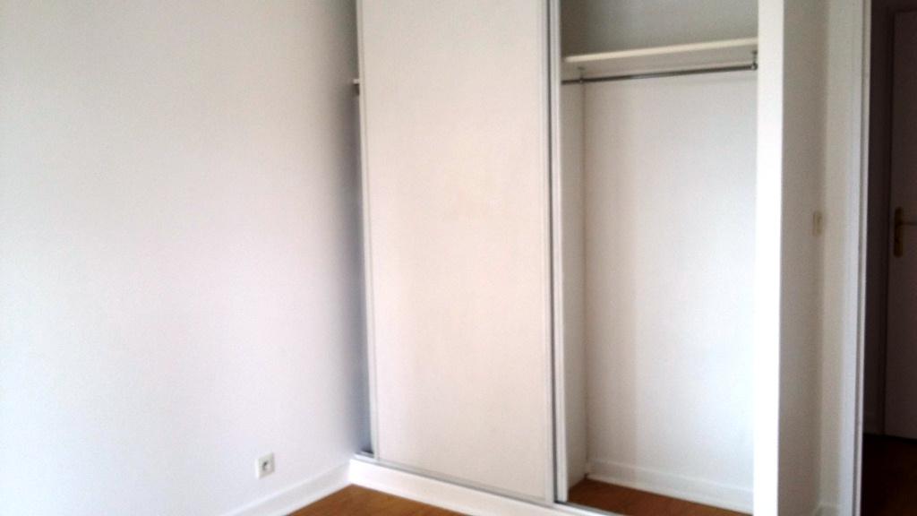 A LOUER 3 PIECES 70.20m² 92400 COURBEVOIE  CAVE PARKING ET BALCON 