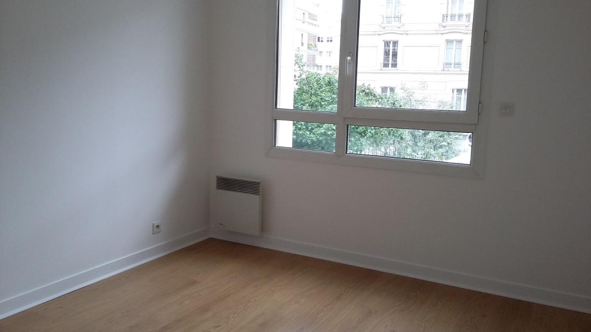 A LOUER 3 PIECES 70.20m² 92400 COURBEVOIE  CAVE PARKING ET BALCON 