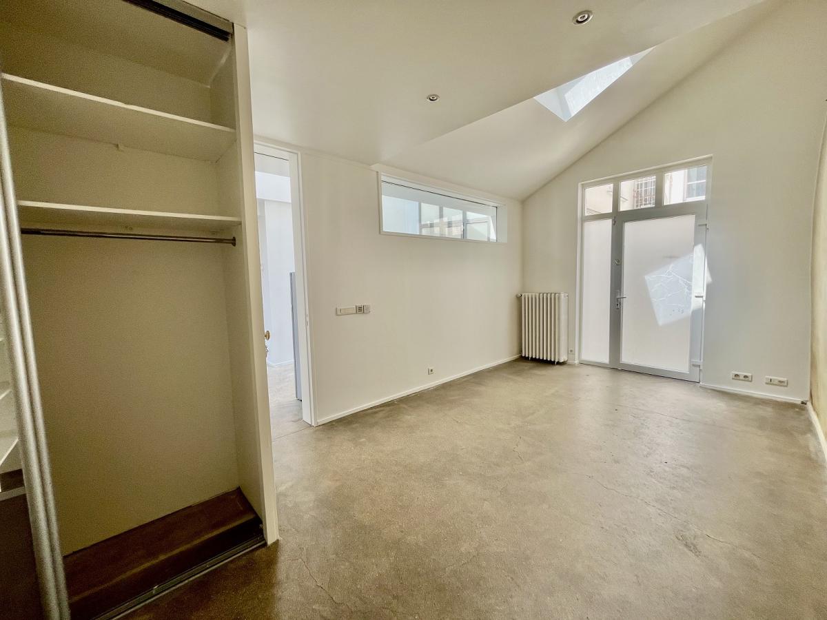 A LOUER 3 PIECES  86.48m²  PARIS IIIème