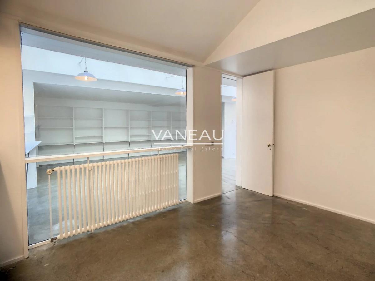 A LOUER 3 PIECES  86.48m²  PARIS IIIème