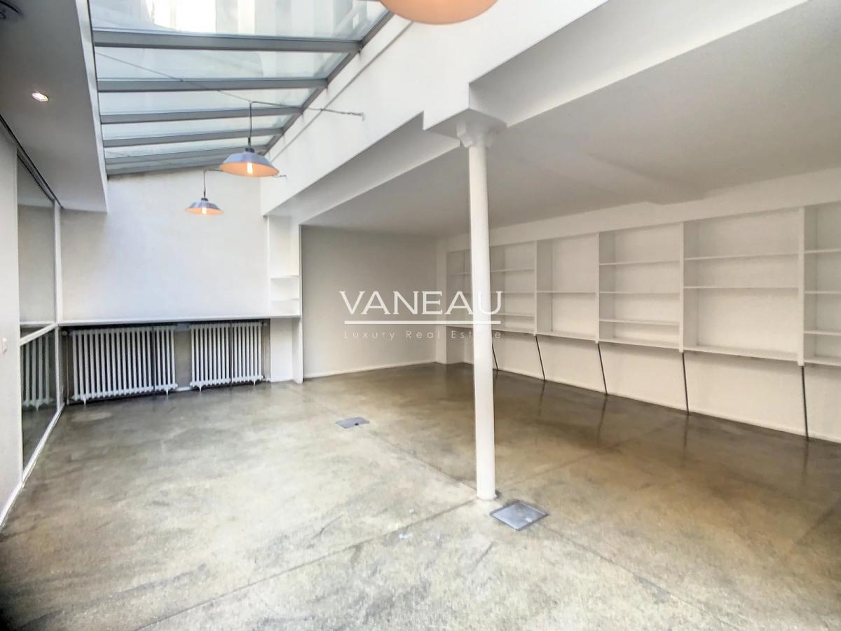 A LOUER 3 PIECES  86.48m²  PARIS IIIème