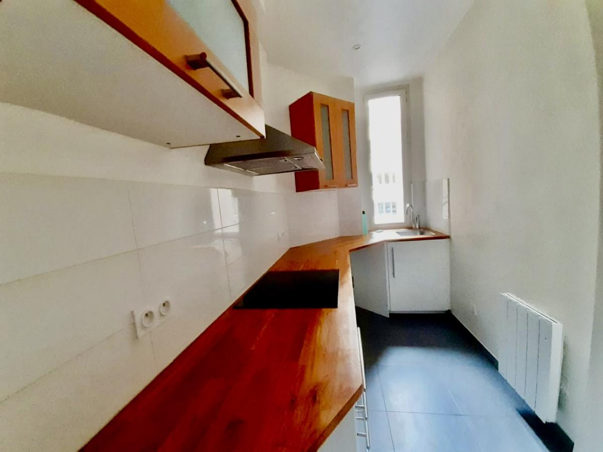 Paris 10ème, Gare du Nord, 4 pièces de 84,08m²