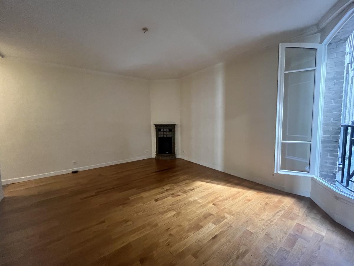 Paris 10ème, Gare du Nord, 4 pièces de 84,08m²