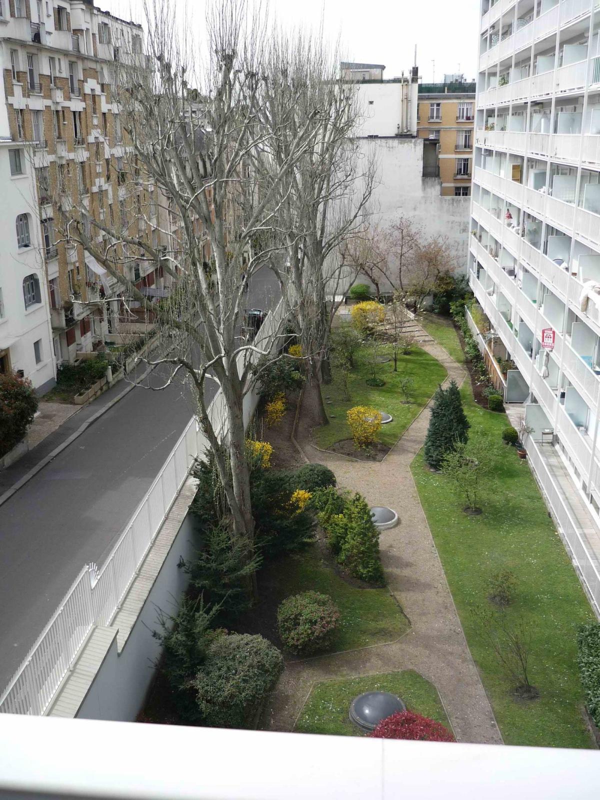 Paris XIXème, Beau Studio avec balcon