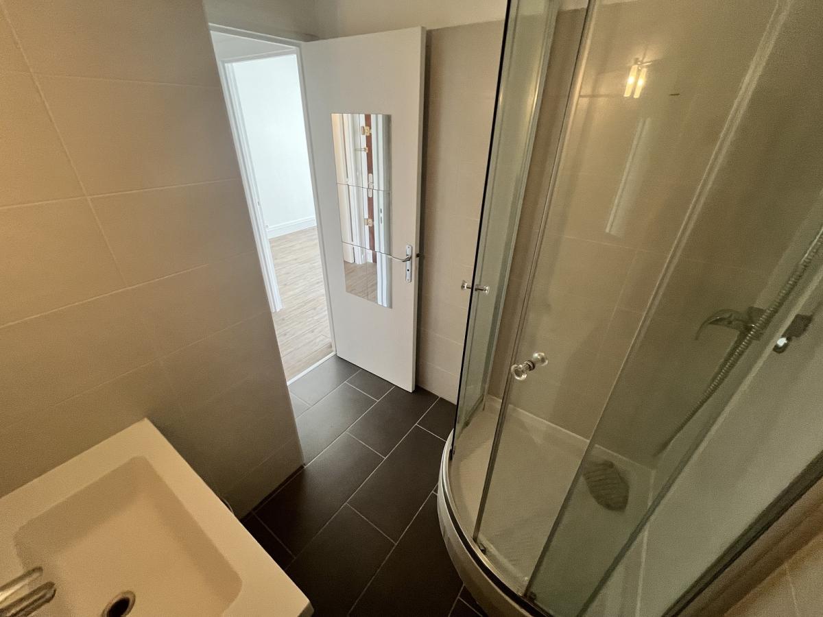 Paris XIXème, Beau Studio avec balcon