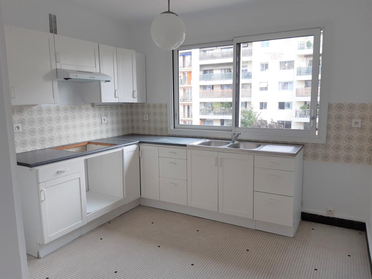 boulogne Billancourt, grand 3 Pièces avec Balcon et Parking