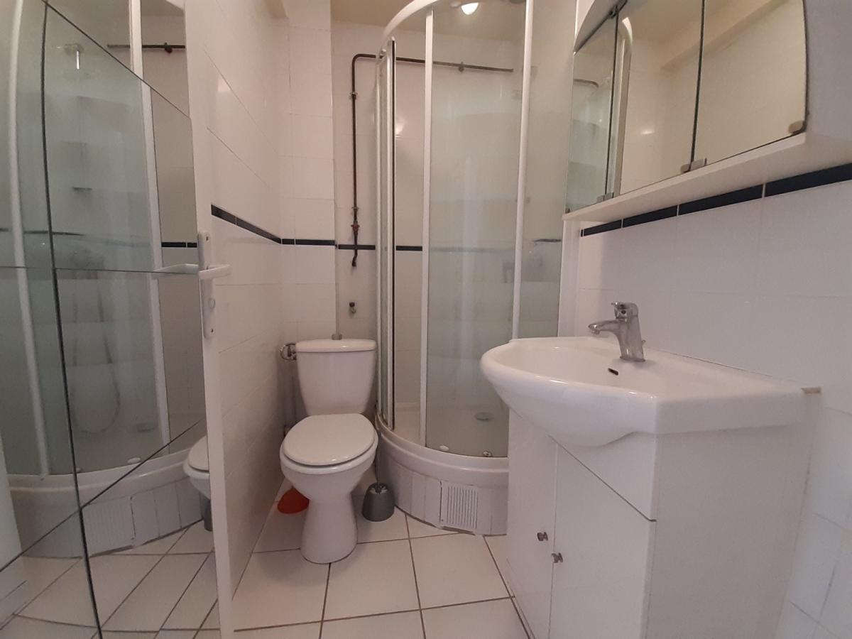 Paris XVème, Métro Felix Faure /Commerce Studio de 15,82m²
