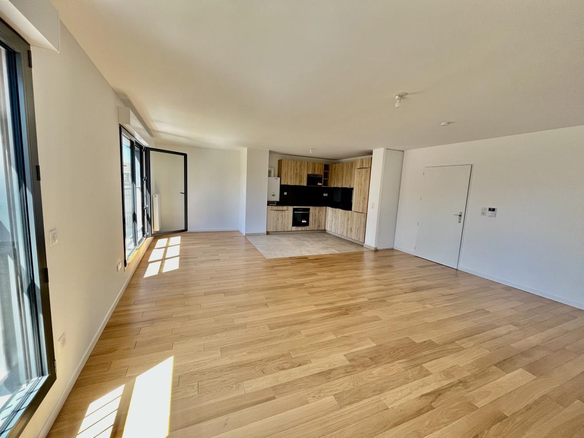 A LOUER 4/5 PIECES 112m² AVEC PARKING 92100 BOULOGN