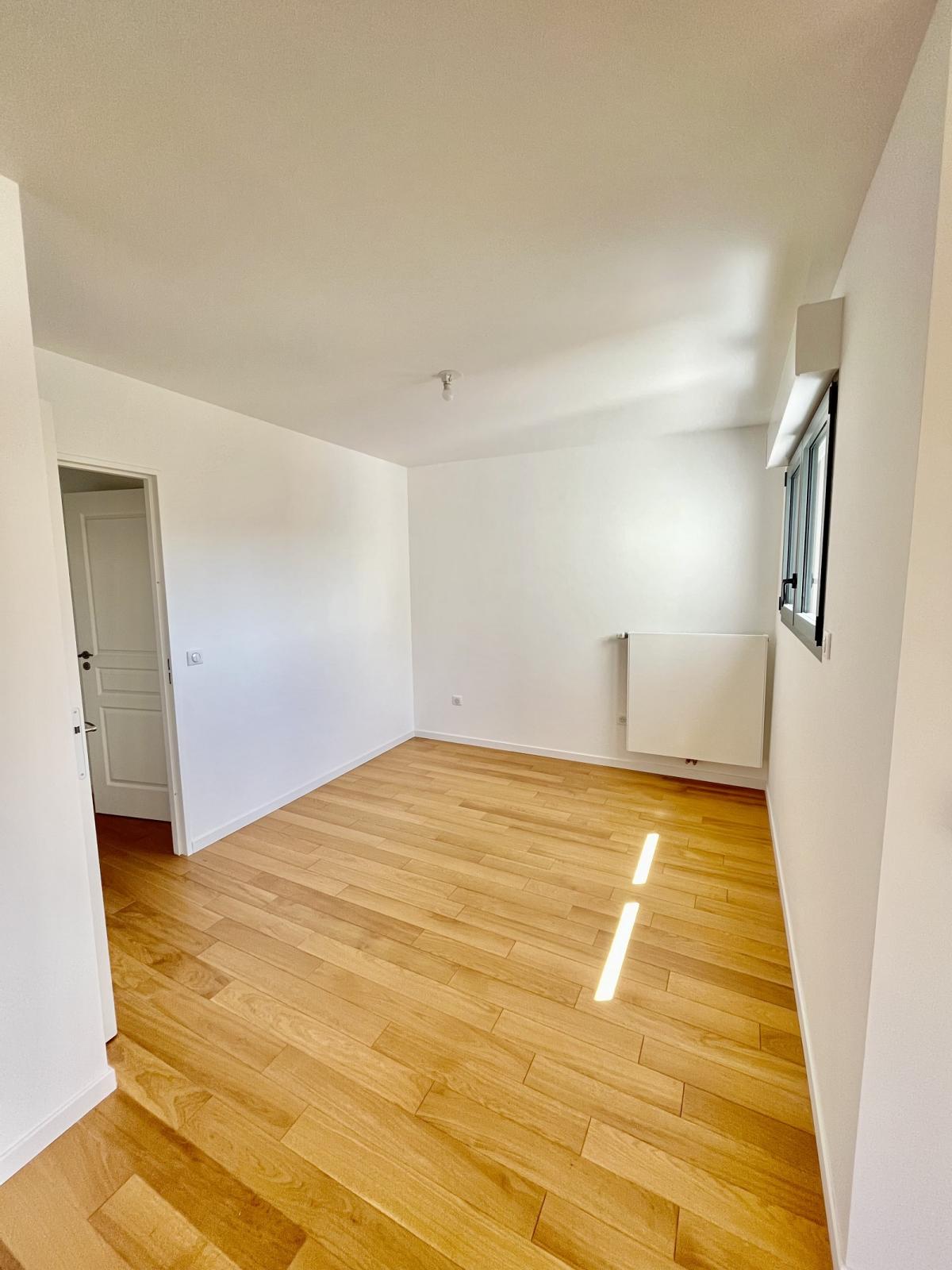 A LOUER 4/5 PIECES 112m² AVEC PARKING 92100 BOULOGN