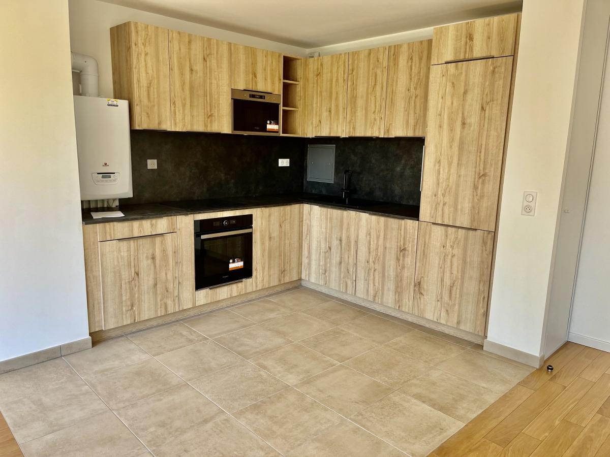 A LOUER 4/5 PIECES 112m² AVEC PARKING 92100 BOULOGN