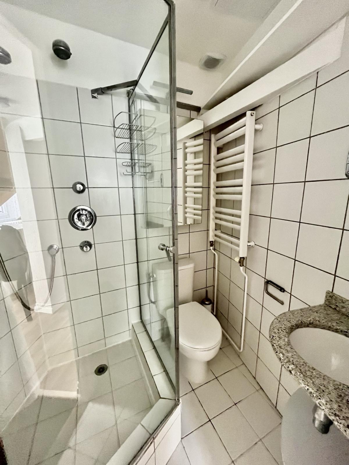 A LOUER TRIPLEX de 5 PIECES  92.56m² Paris VIème.