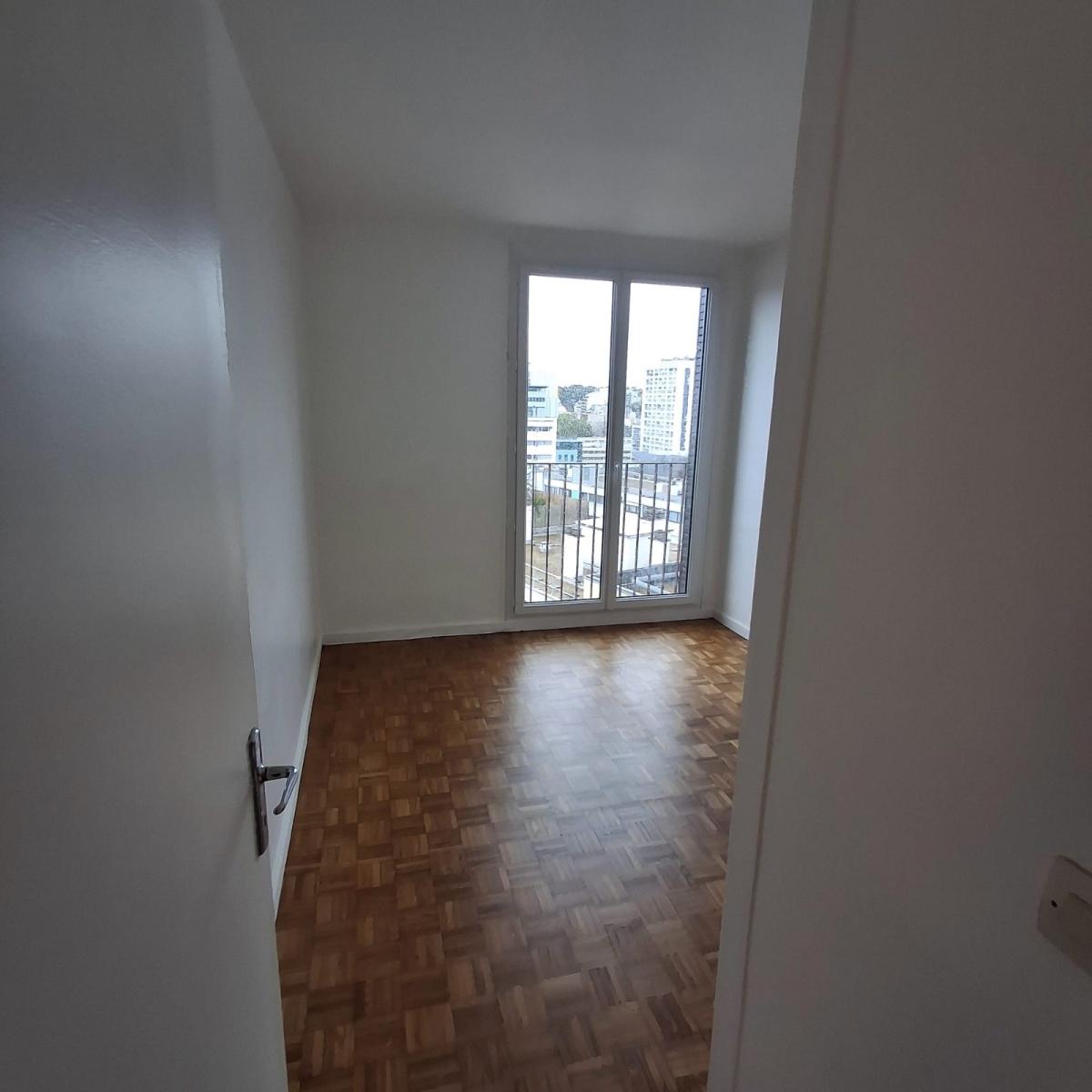 Paris XIIIème Corvisart, 2 Pièces avec Balcon et Box