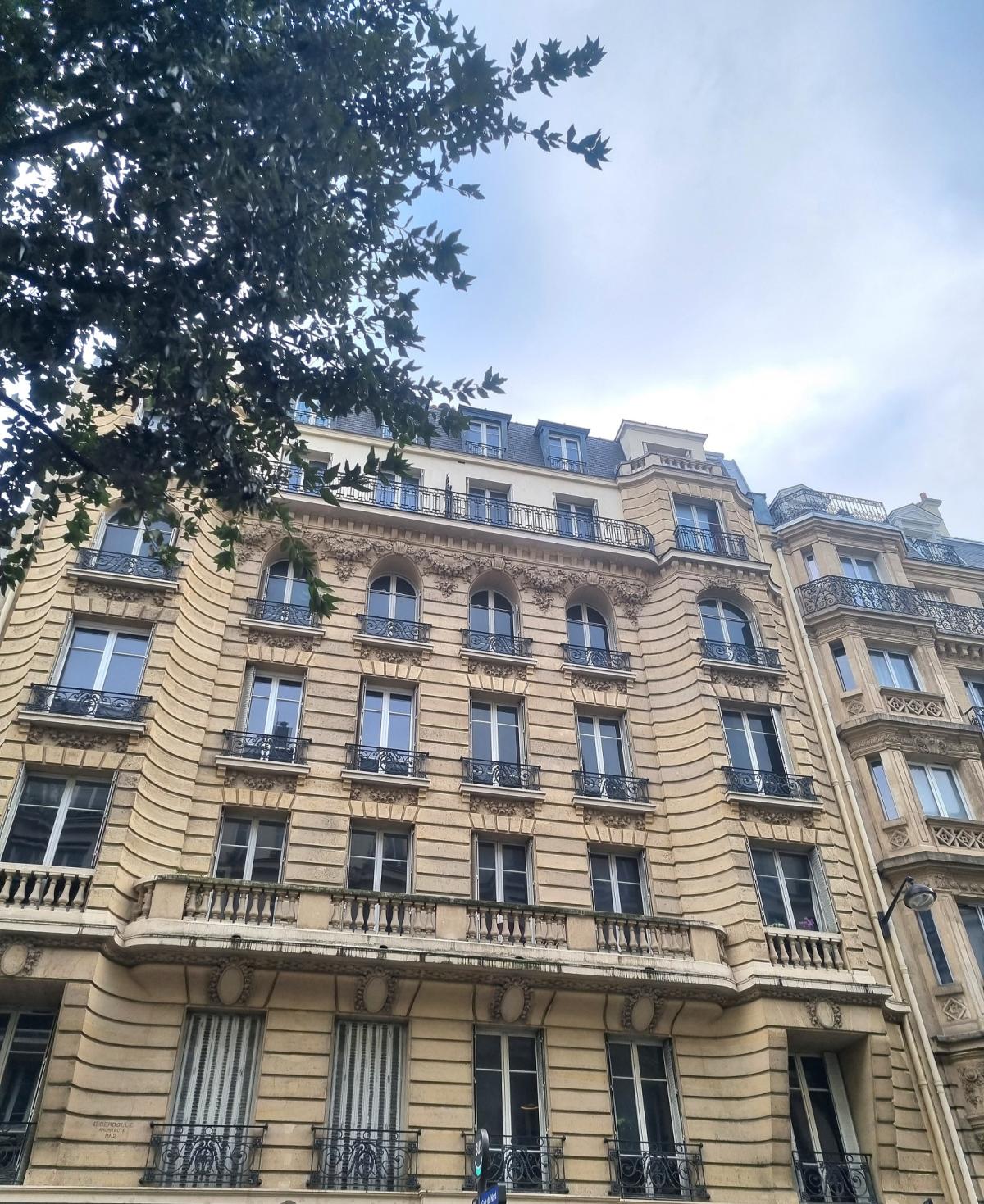 A LOUER 4 PIECES 88.45m²   PARIS Xème