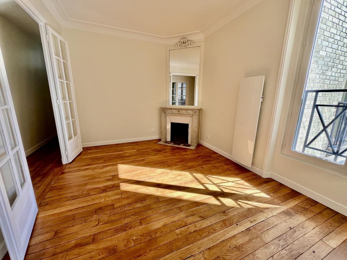 A LOUER 4 PIECES 88.45m²   PARIS Xème