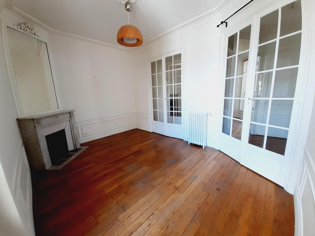 A LOUER 4 PIECES 88.45m²   PARIS Xème