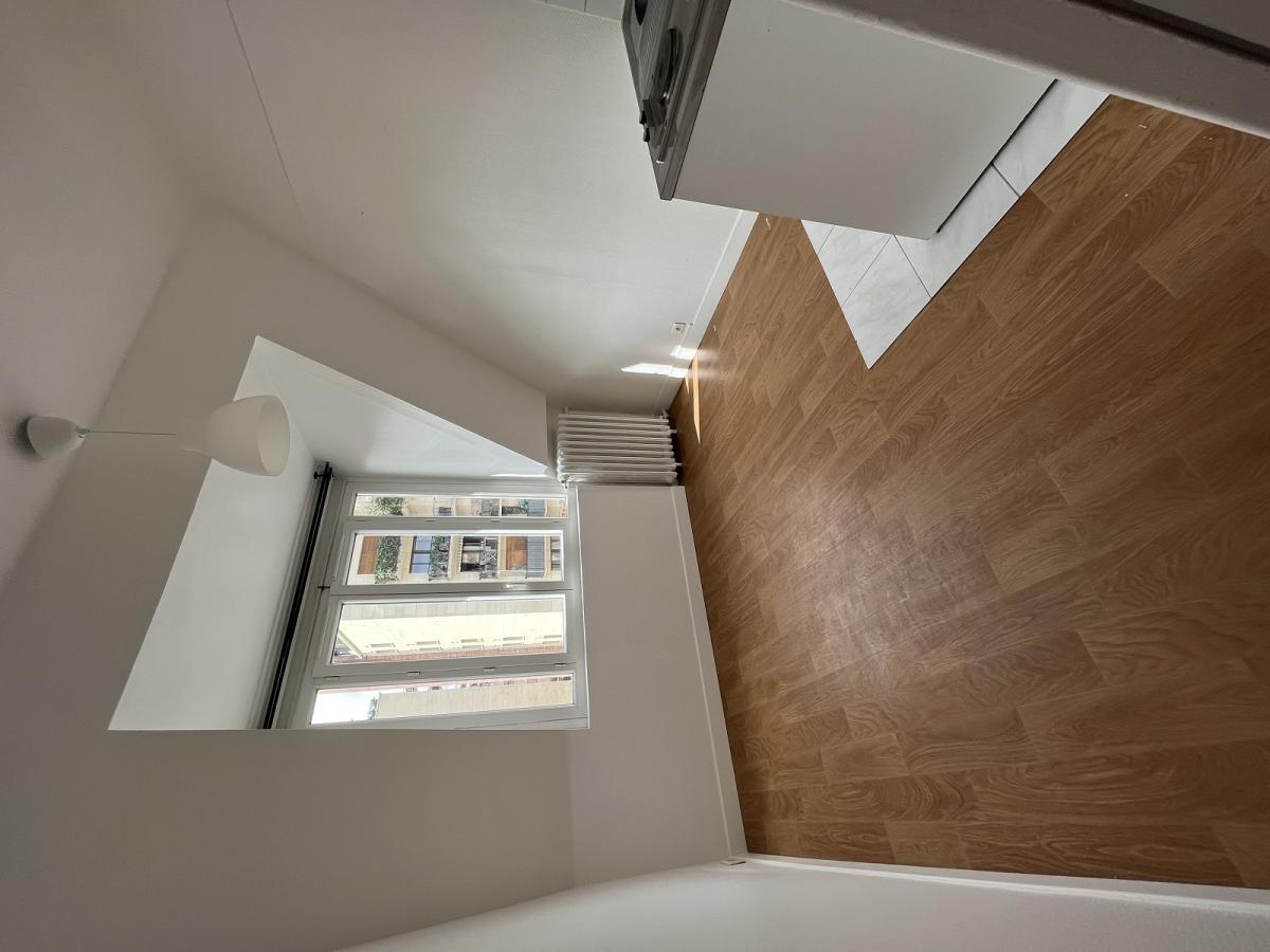 Paris XVème, Métro Commerce, Studio 12,19m²