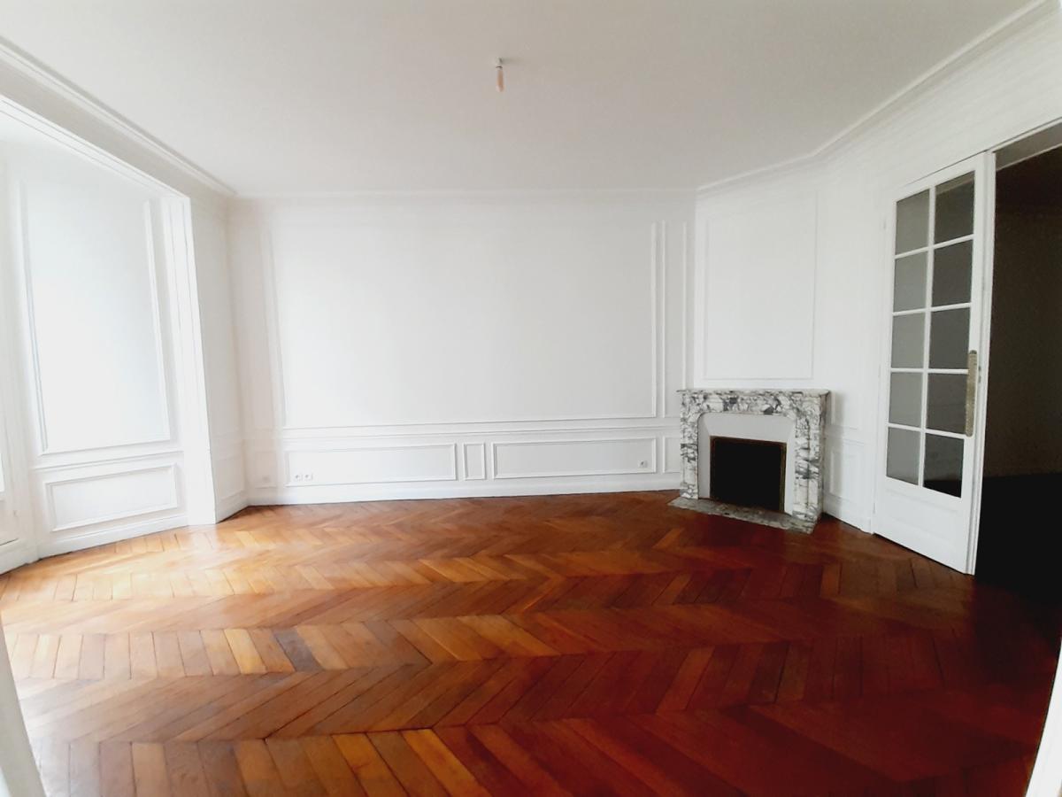 A LOUER 5 PIECES   157.21 m². PARIS  Xème.
